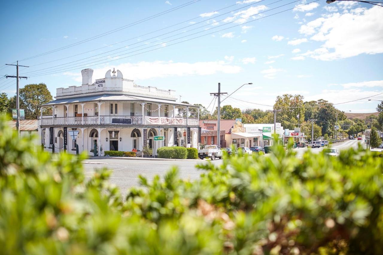 The Alexandra Hotel Exterior photo